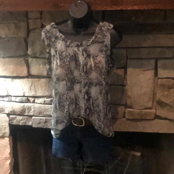 Top - Picture 3 of 8